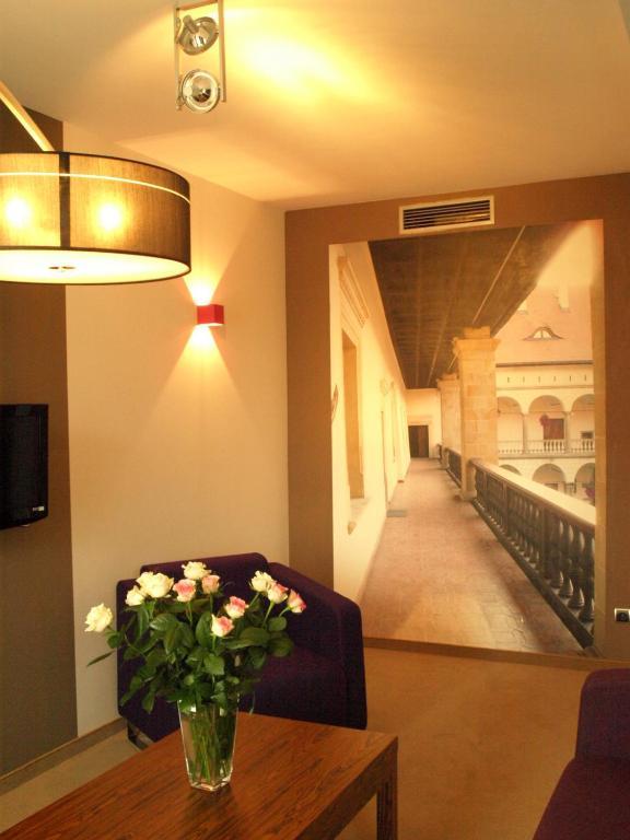Hotel ニエポウォミツェ 部屋 写真